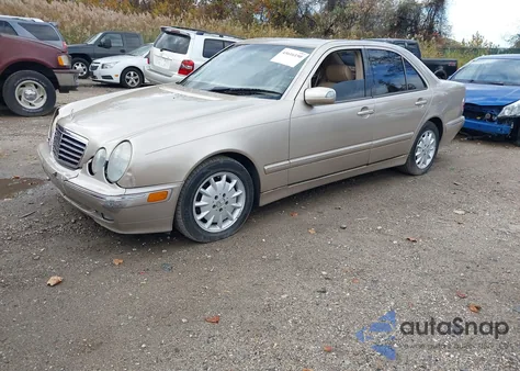 2001 Mercedes-Benz E 320 from USA, damaged, VIN WDBJF65J11B327387